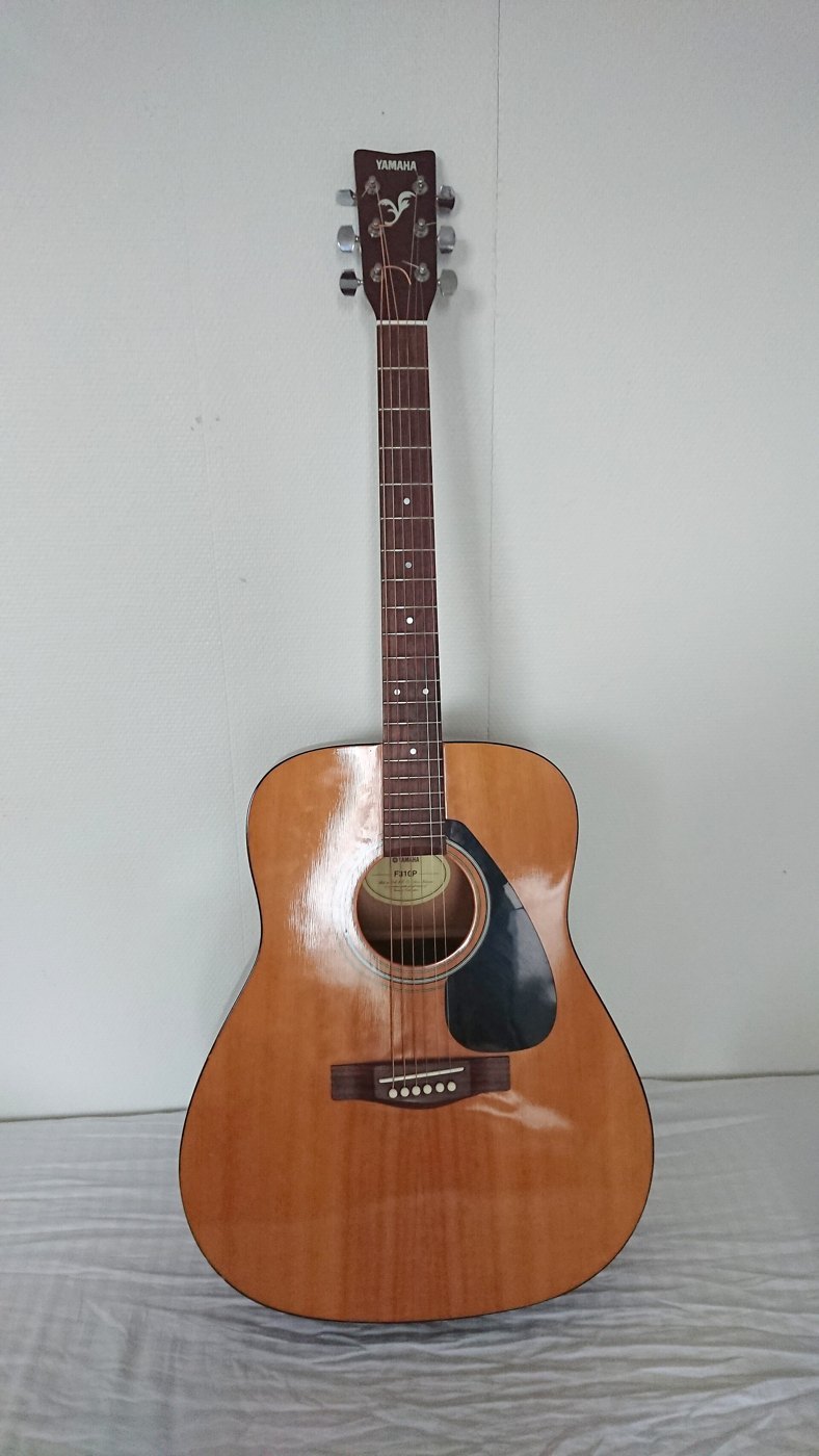 Chitară acustică Yamaha F310